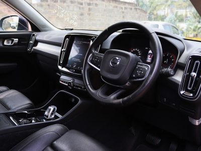 2018 Volvo XC40 T4 – Compact Luxury SUV with Scandinavian Attitude 🇸🇪✨