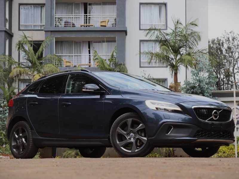 2018 Volvo V40 Cross Country – Urban Elegance Meets Rugged Versatility 🚙❄️ | Available Now at VolvoShop Kenya