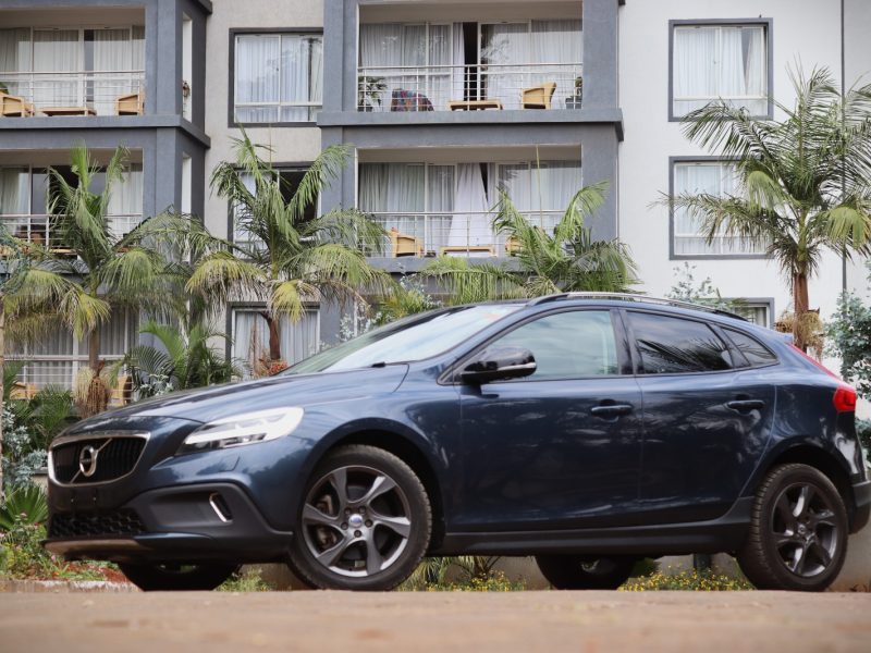 2018 Volvo V40 Cross Country – Urban Elegance Meets Rugged Versatility 🚙❄️ | Available Now at VolvoShop Kenya