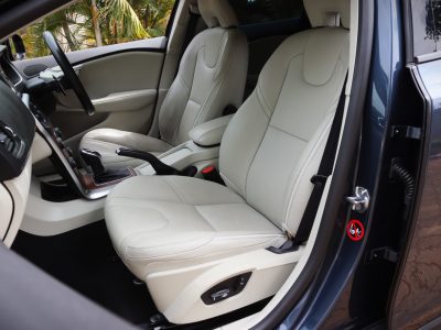 2018 Volvo V40 Cross Country – Urban Elegance Meets Rugged Versatility 🚙❄️ | Available Now at VolvoShop Kenya