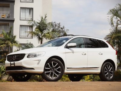 2015 Volvo XC60 – White Elegance, Petrol Power & Scandinavian Safety ⚪🚗