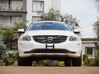 2015 Volvo XC60 – White Elegance, Petrol Power & Scandinavian Safety ⚪🚗