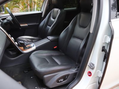 2015 Volvo XC60 – White Elegance, Petrol Power & Scandinavian Safety ⚪🚗