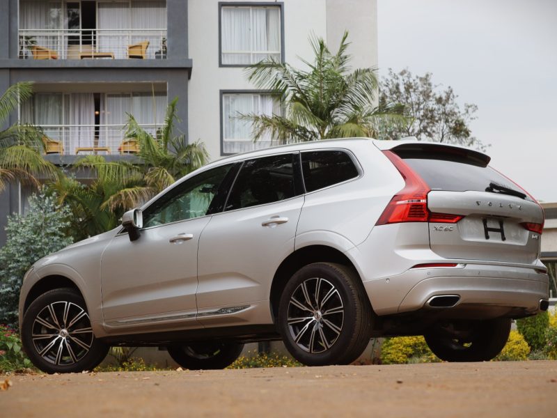2019 Volvo XC60 D4 Inscription – Silver Sophistication, Diesel Efficiency & Luxury Performance ⚙️🌟 | Now at VolvoShop Kenya