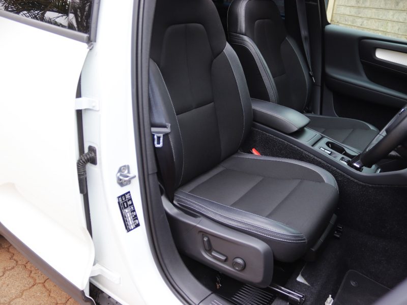 2018 Volvo XC40 T4 – Bold, Compact & Premium in Elegant White ⚪🚙 | Now at VolvoShop Kenya