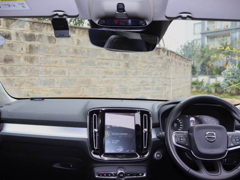 2018 Volvo XC40 T4 – Bold, Compact & Premium in Elegant White ⚪🚙 | Now at VolvoShop Kenya