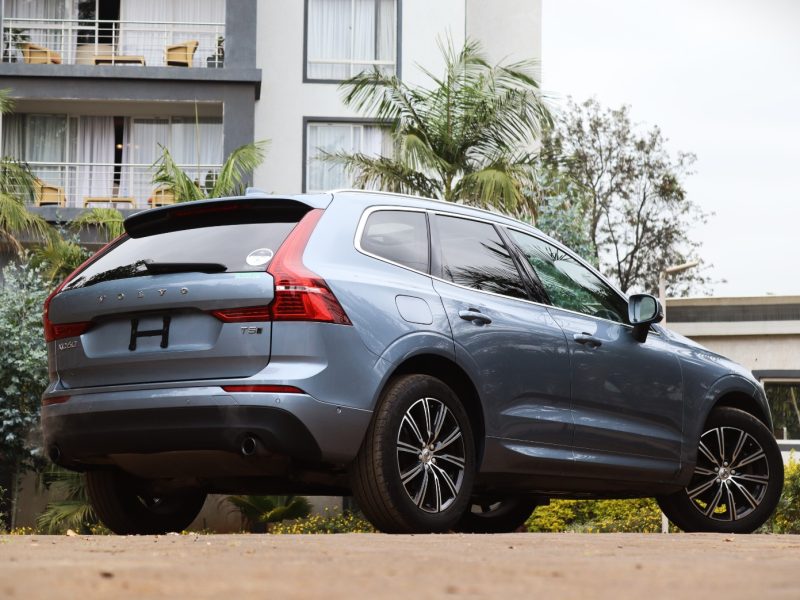 2018 Volvo XC60 T5 Inscription – Luxury in Motion with Sunroof & Striking Blue Finish 💎🌤️ | Now at VolvoShop Kenya