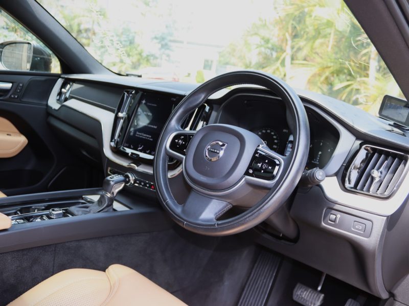2018 Volvo XC60 D4 Polestar (Grey, Sunroof) for Sale in Nairobi, Kenya