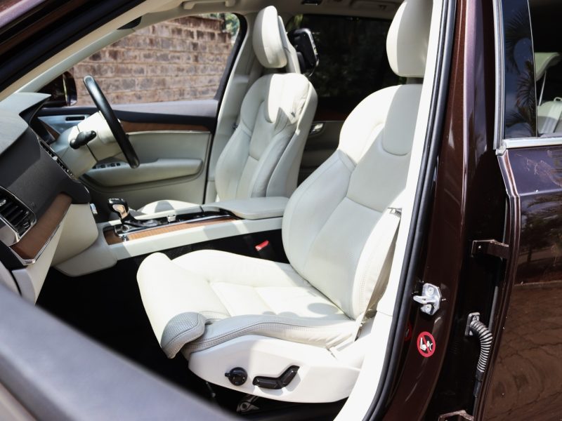 🟤 2018 Volvo XC90 T6 – Brown | Petrol | AWD | 7-Seater | Sunroof