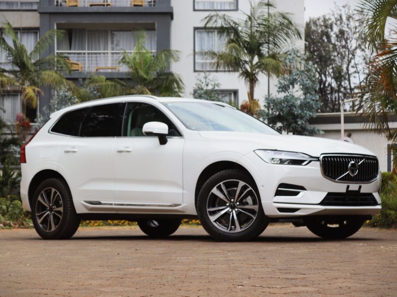 🚗 2018 Volvo XC60 T8 – White | Plug-in Hybrid SUV for Sale in Nairobi, Kenya