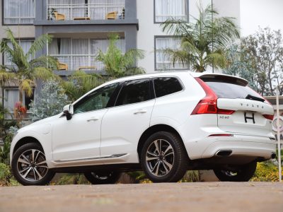🚗 2018 Volvo XC60 T8 – White | Plug-in Hybrid SUV for Sale in Nairobi, Kenya