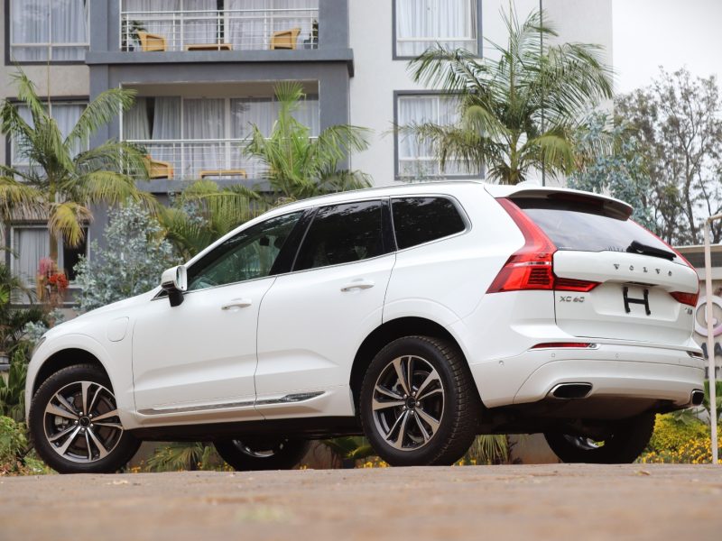 🚗 2018 Volvo XC60 T8 – White | Plug-in Hybrid SUV for Sale in Nairobi, Kenya