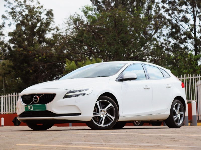 2018 Volvo V40 T3 – Sleek White Hatchback | Scandinavian Elegance with Modern Power 🚗✨