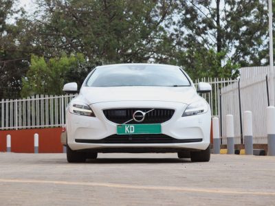 2018 Volvo V40 T3 – Sleek White Hatchback | Scandinavian Elegance with Modern Power 🚗✨
