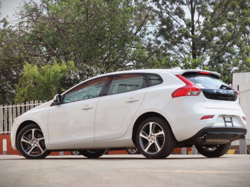 2018 Volvo V40 T3 – Sleek White Hatchback | Scandinavian Elegance with Modern Power 🚗✨