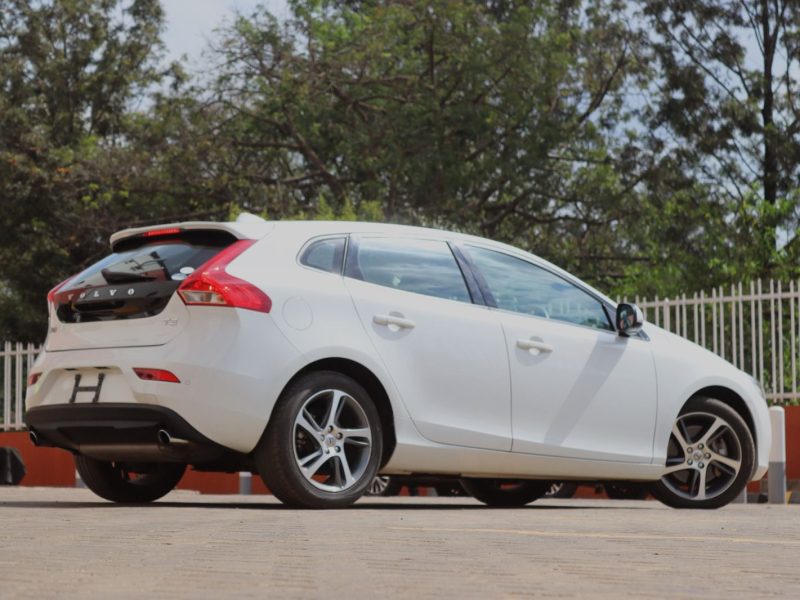 2018 Volvo V40 T3 – Sleek White Hatchback | Scandinavian Elegance with Modern Power 🚗✨