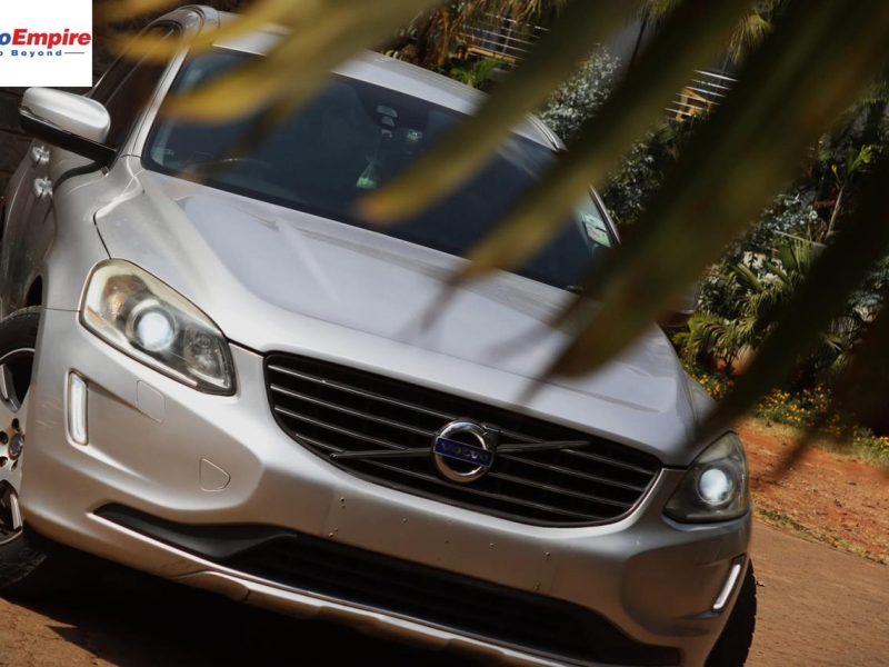 🚙 Volvo XC60 T5 – Silver – YOM 2014