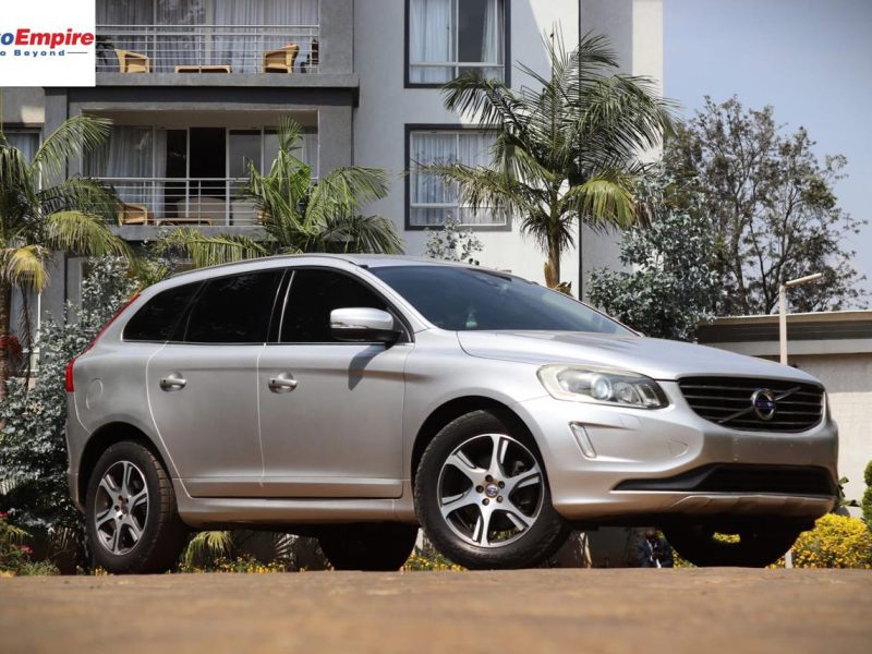🚙 Volvo XC60 T5 – Silver – YOM 2014