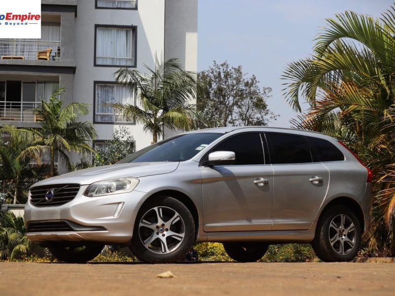 🚙 Volvo XC60 T5 – Silver – YOM 2014