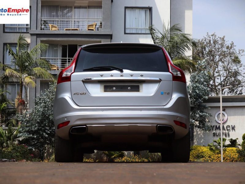 🚙 Volvo XC60 T5 – Silver – YOM 2014