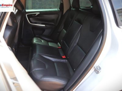 🚙 Volvo XC60 T5 – Silver – YOM 2014