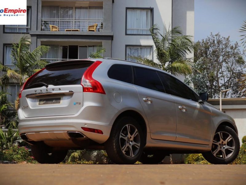 🚙 Volvo XC60 T5 – Silver – YOM 2014
