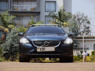 πΉ 2017 Volvo V40 β Dynamic Hatchback in Blue π