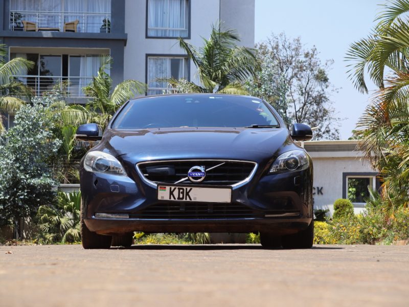 2016 Volvo V40 T4 Blue – Premium Hatchback with Turbocharged Power & Scandinavian Luxury