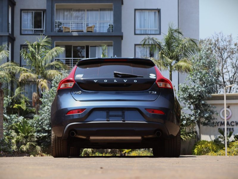 2016 Volvo V40 T4 Blue – Premium Hatchback with Turbocharged Power & Scandinavian Luxury