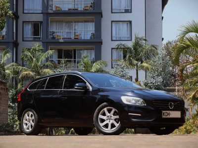 2014 Volvo V60 T4 Black β Scandinavian Luxury in a Sleek Estate