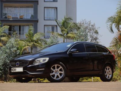 2014 Volvo V60 T4 Black β Scandinavian Luxury in a Sleek Estate