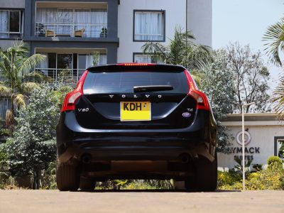 2014 Volvo V60 T4 Black β Scandinavian Luxury in a Sleek Estate