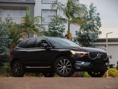 π 2018 Volvo XC60 D4 Inscription β Black
