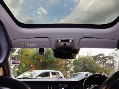 π 2018 Volvo XC60 D4 Inscription β Black