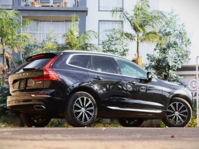 π 2018 Volvo XC60 D4 Inscription β Black