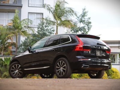 π 2018 Volvo XC60 D4 Inscription β Black