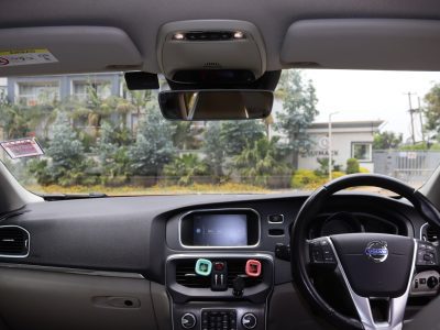 π 2018 Volvo V40 T4 β Sleek White Hatchback | KDK Plate | Luxury Meets Everyday Practicality