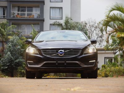 π 2015 Volvo S60 T4 | 2000CC Petrol | Executive Sedan in Black
