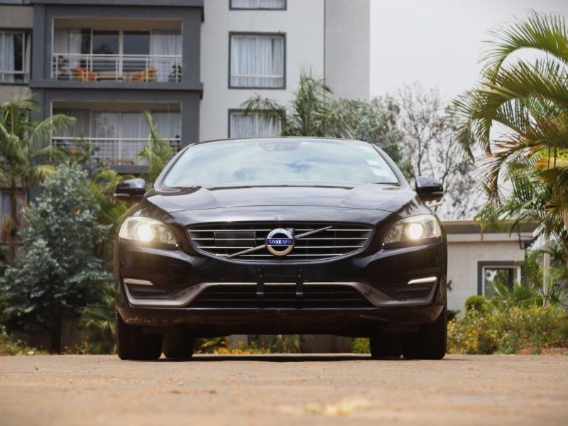 ๐ 2015 Volvo S60 T4 | 2000CC Petrol | Executive Sedan in Black