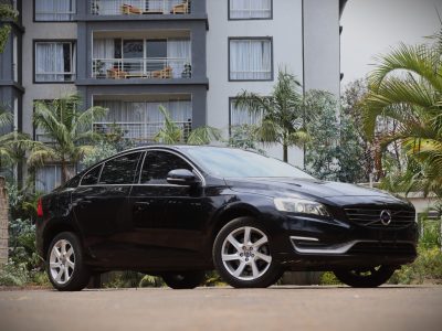 π 2015 Volvo S60 T4 | 2000CC Petrol | Executive Sedan in Black