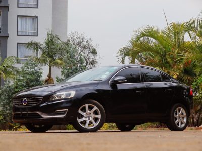 π 2015 Volvo S60 T4 | 2000CC Petrol | Executive Sedan in Black