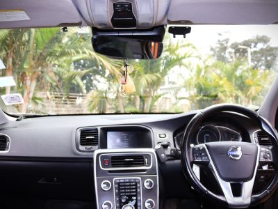π 2015 Volvo S60 T4 | 2000CC Petrol | Executive Sedan in Black