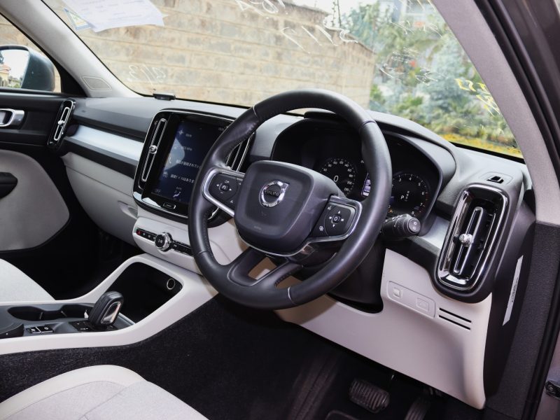 π 2018 Volvo XC40 Grey | 2000CC Petrol | Luxury Compact SUV
