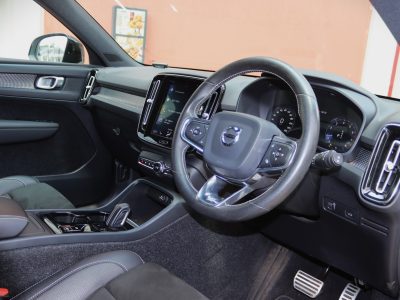 🚙 2018 Volvo XC40 – White | 2000CC Petrol | Compact Luxury SUV