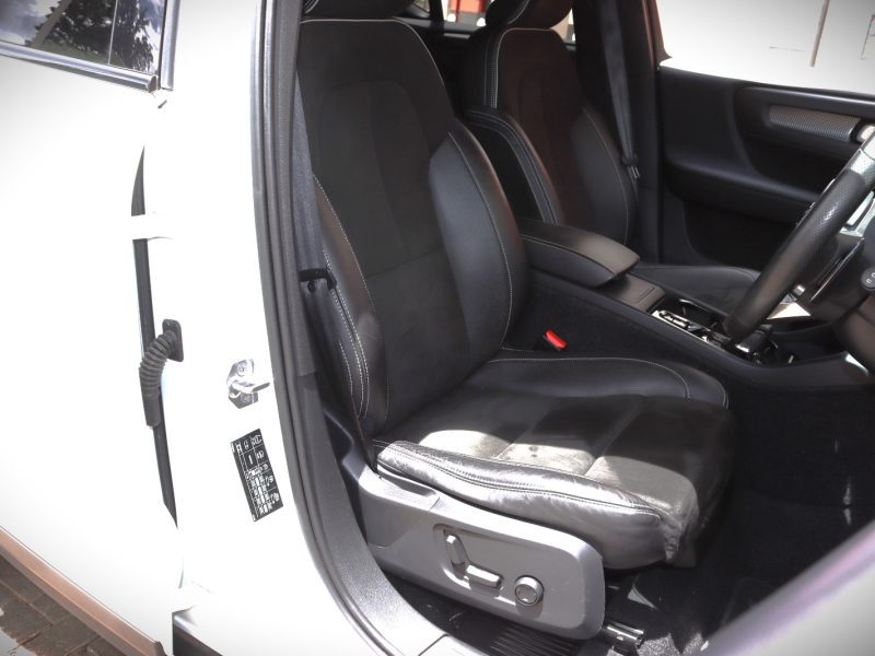 π 2018 Volvo XC40 β White | 2000CC Petrol | Compact Luxury SUV