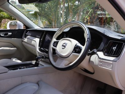 ⚪ 2018 Volvo XC60 T5 Inscription – White | Luxury Scandinavian SUV