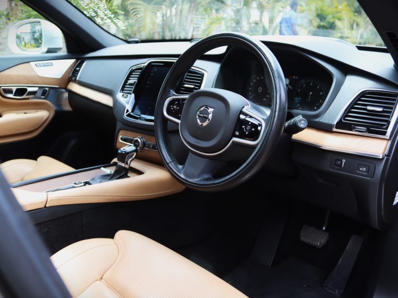 🟤 2018 Volvo XC90 T6 Inscription – Bronze | The Pinnacle of Scandinavian Luxury and Power