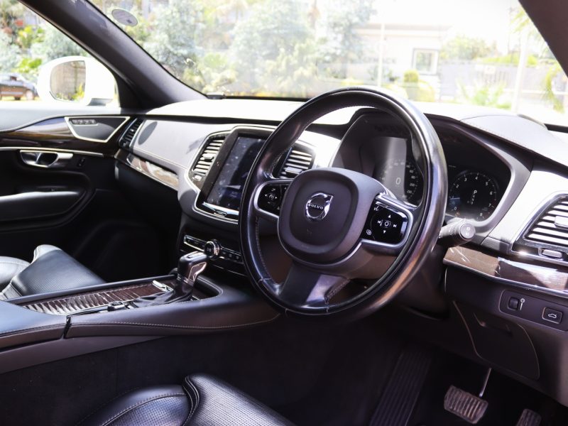 ⚪ 2018 Volvo XC90 T6 – White | The Flagship Luxury SUV That Defines Elegance