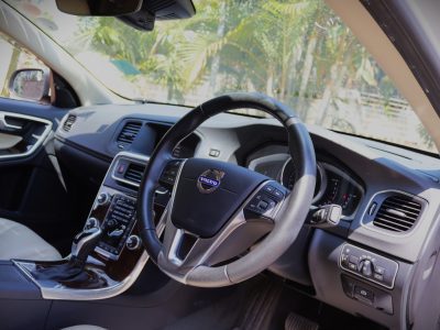 🚘 VOLVO V60 D4 2018 – Scandinavian Luxury Meets Precision Performance! ☀️