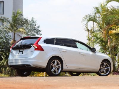 🚘 VOLVO V60 D4 2018 – Scandinavian Luxury Meets Precision Performance! ☀️